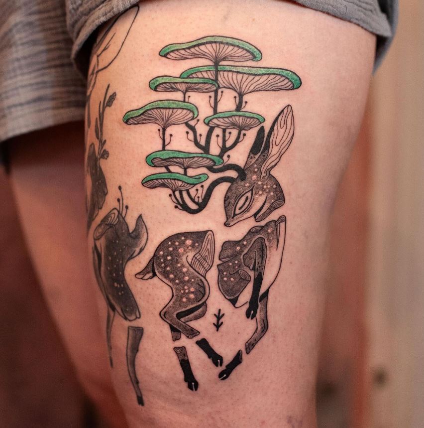 Całodniowa Sesja 6h - Luiza Kwiatkowska - Tatuaż jelenia z króliczymi uszami i drzewami, artystyczny styl, organiczny motyw, eco papier, plakat artysty. - tattoo